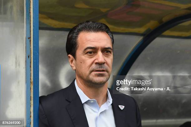 Head coach Massimo Ficcadenti of Sagan Tosu looks on prior to the J.League J1 match between Sagan Tosu and FC Tokyo at Best Amenity Stadium on...