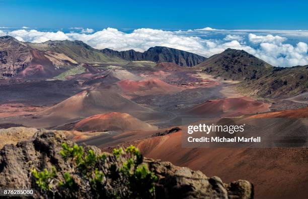 haleakula lava flows - haleakala elevation stock pictures, royalty-free photos & images