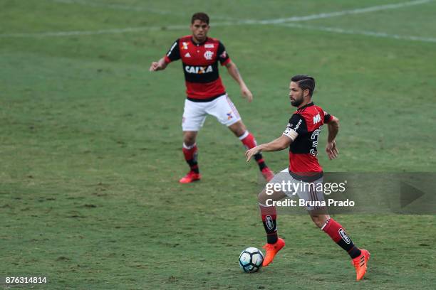 Diego of Flamengo runs for the ball during the Brasileirao Series A 2017 match between Flamengo and Corinthians at Ilha do Urubu Stadium on November...