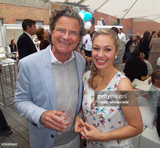 Verleger Florian Langenscheidt, Moderatorin Ruth Moschner vl aufgenommen beim Gala Fashion Brunch im Hotel Ellington in Berlin Schöneberg