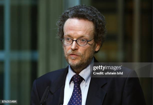Pogge 30 Thomas Pogge Stock Photos, High-Res Pictures, and Images - Getty Images