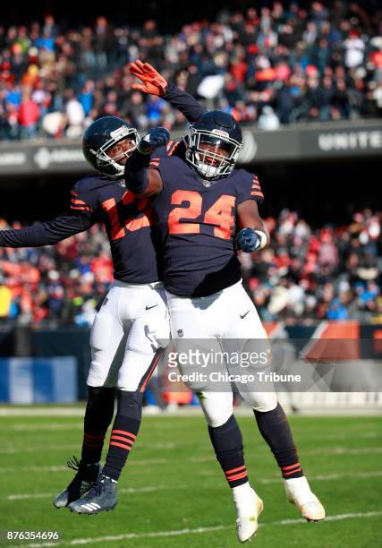 Chicago Bears wide receiver Kendall Wright , left, celebrates with Chicago Bears running back Jordan Howard after Howard's touchdown against the...