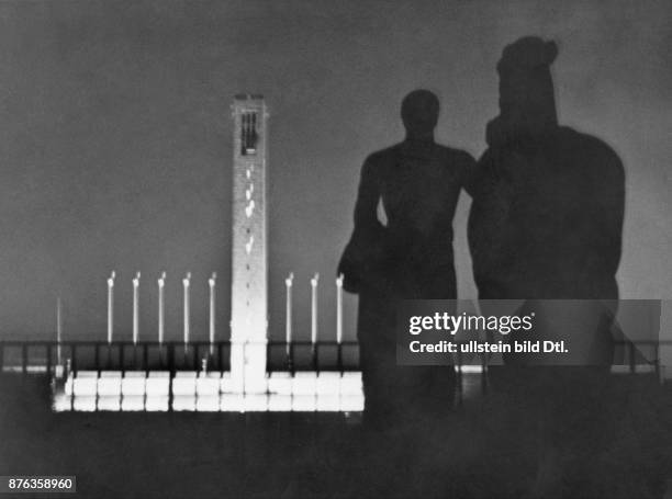 32 Bell Tower Olympic Stadium Berlin Stock Photos, High-Res Pictures ...