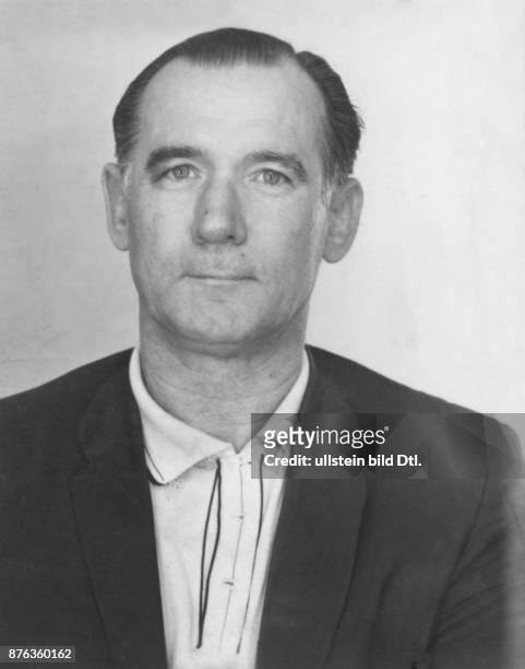 Am 30. Juni 1964 starb unter skandalösen Umständen im Hamburger Untersuchungsgefängnis der Häftling Ernst Haase . Er war in der Beruhigungszelle "die...