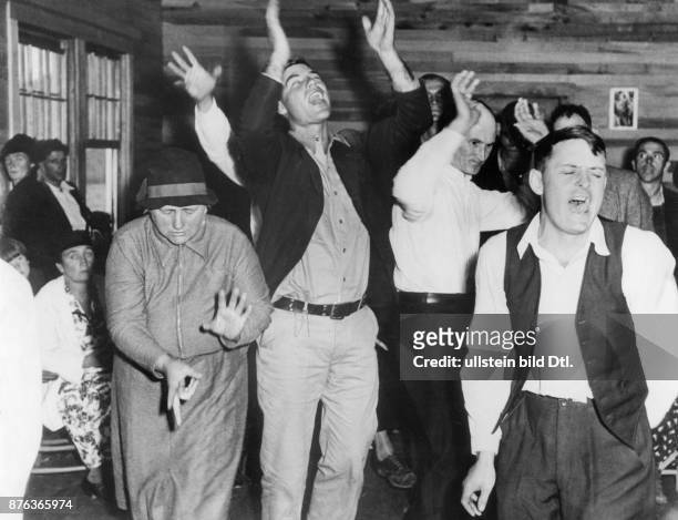 Belivers of the American sect "Holiness church" pray dancing Vintage property of ullstein bild