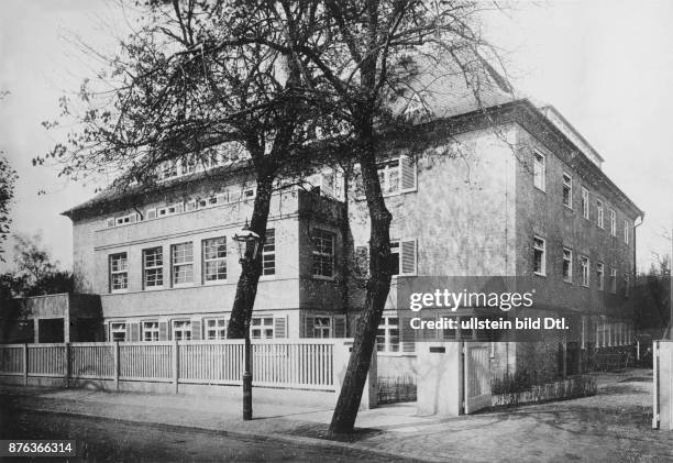 Das "Erich-Bethe-Haus", das erste Studentenwohnheim der Stadt - 1931