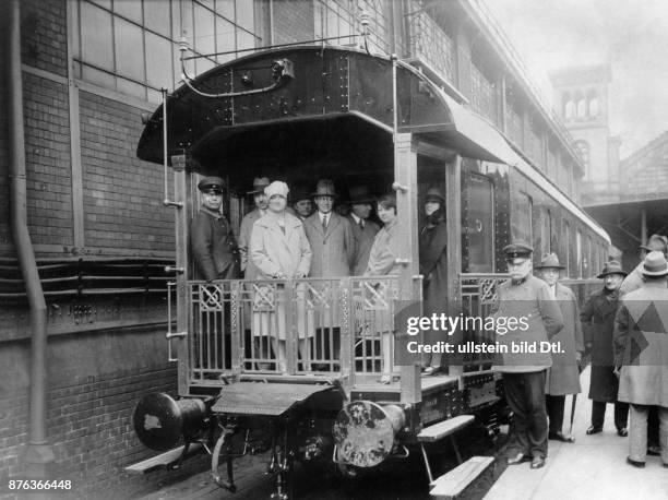 Founder of the Republic of Turkey, the first President of Turkey *19.05.1881-+ Mustafa Kemal Atatürk visiting Berlin, here in the saloon car of the...