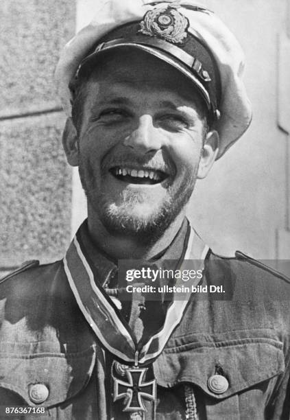 Eric Topp Erich Topp, Naval Officer, Germany - with Iron Cross News Photo - Getty ...