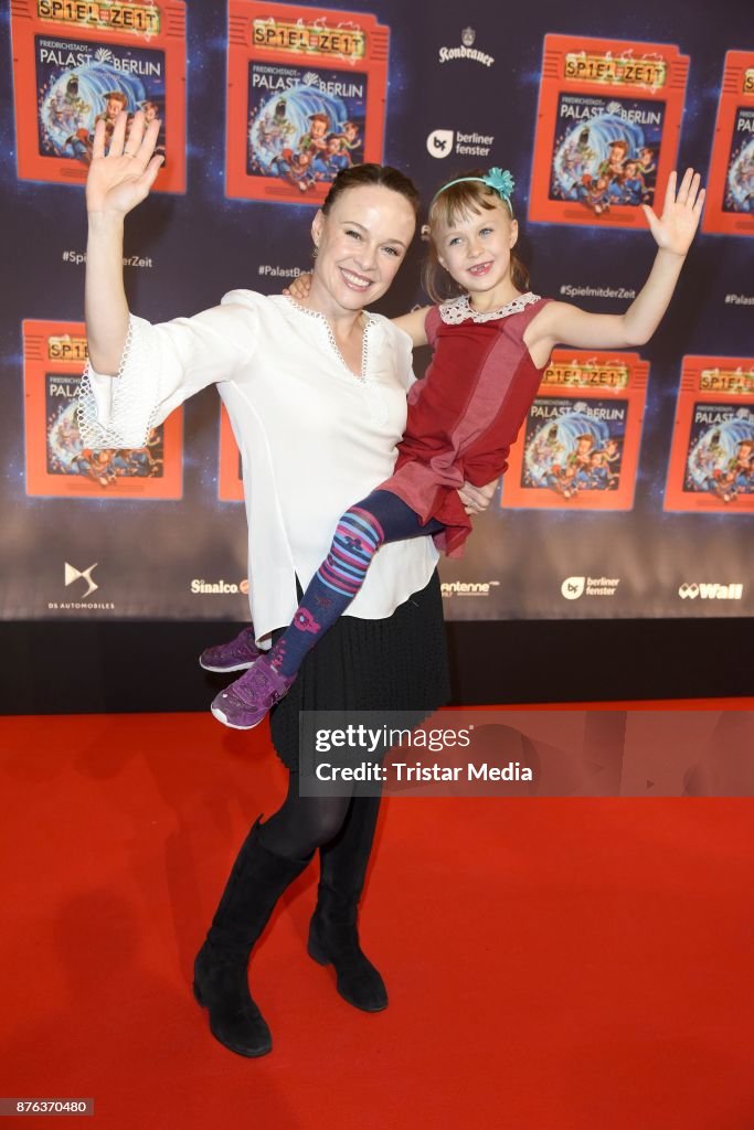 Tami Stronach and her daughter Maya Steinbruner attend the premiere