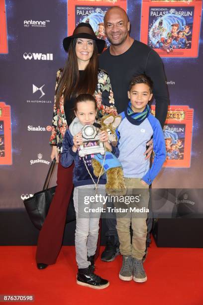 Kate Hall, her husband Detlef Dee Soost and their children Ayana and Carlos attend the premiere of the children's show 'Spiel mit der Zeit' at...