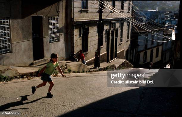 CHILE - VIEWS OF VALPARAISO IN JANUARY. CDREF00601