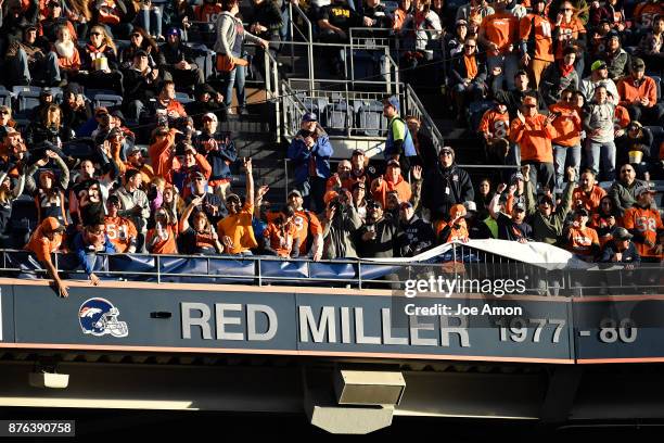 Red Miller. Sign 200 Denver Coach Red Miller Stock Photos, High-Res Pictures, and Images ...