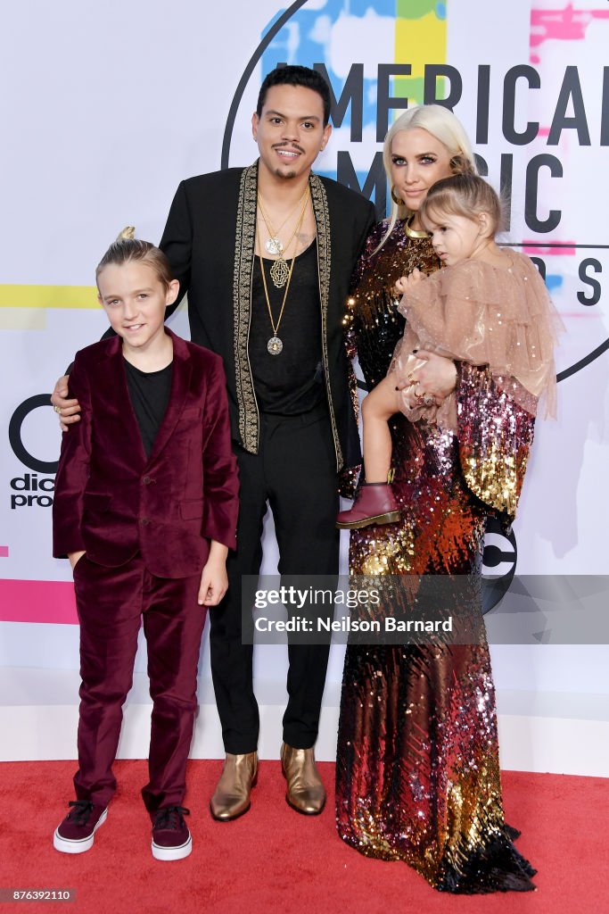 2017 American Music Awards - Arrivals