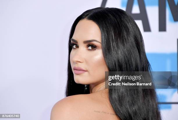 Demi Lovato attends the 2017 American Music Awards at Microsoft Theater on November 19, 2017 in Los Angeles, California.