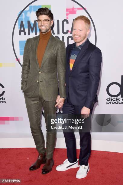Jesse Tyler Ferguson and Justin Mikita attend 2017 American Music Awards at Microsoft Theater on November 19, 2017 in Los Angeles, California.