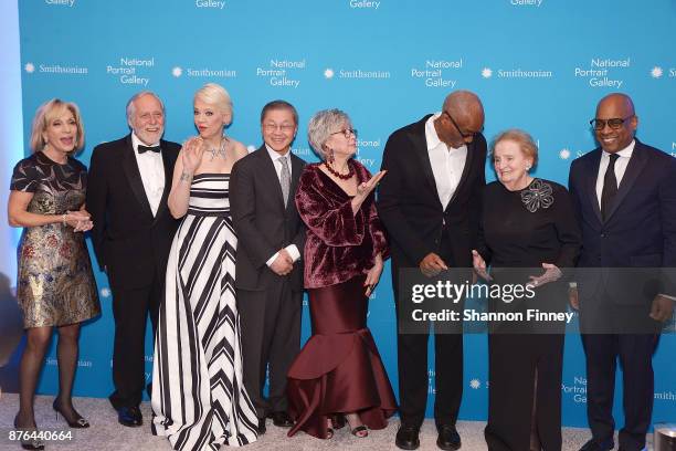 The honorees and their presentors at the National Portrait Gallery 2017 American Portrait Gala : NBC and MSNBC journalist Andrea Mitchell; Gerald H....