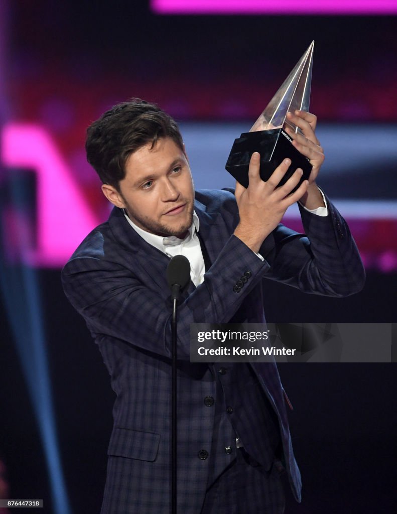 2017 American Music Awards - Show