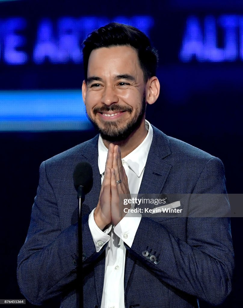 2017 American Music Awards - Show