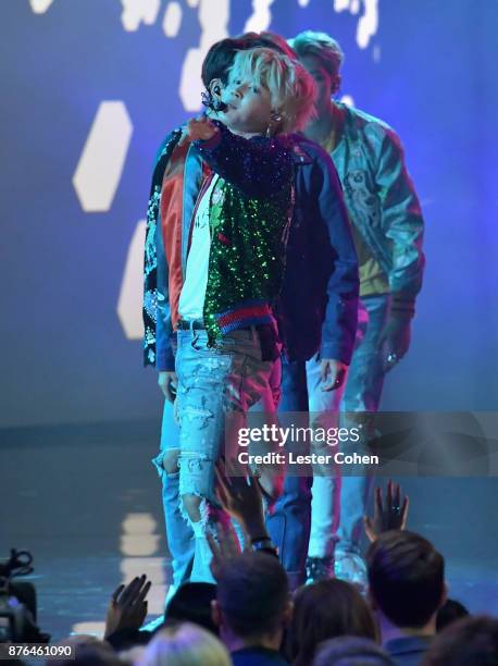 Performs onstage during the 2017 American Music Awards at Microsoft Theater on November 19, 2017 in Los Angeles, California.