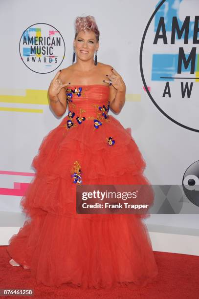 Singer Pink attends 2017 American Music Awards at Microsoft Theater on November 19, 2017 in Los Angeles, California.