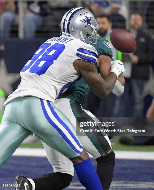 Dallas Cowboys wide receiver Dez Bryant can't make a catch in the end zone with Philadelphia Eagles cornerback Patrick Robinson defending on Sunday,...