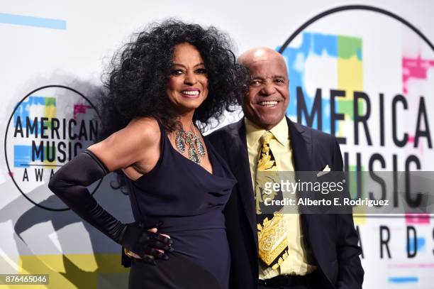 Diana Ross and Berry Gordy pose in the press room during the 2017 American Music Awards at Microsoft Theater on November 19, 2017 in Los Angeles,...