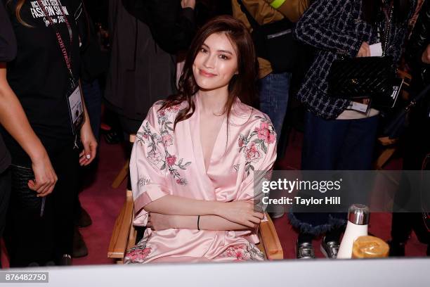 Sui He prepares for the 2017 Victoria's Secret Fashion Show in hair and make-up on November 20, 2017 at Mercedes-Benz Arena in Shanghai, China.