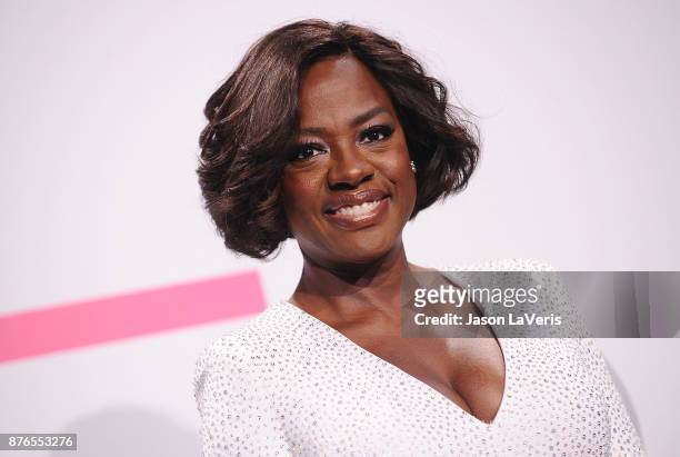 Actress Viola Davis poses in the press room at the 2017 American Music Awards at Microsoft Theater on November 19, 2017 in Los Angeles, California.