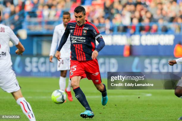 Julien Feret Caen during the Ligue 1 match between SM Caen and OGC Nice at Stade Michel D'Ornano on November 19, 2017 in Caen, .