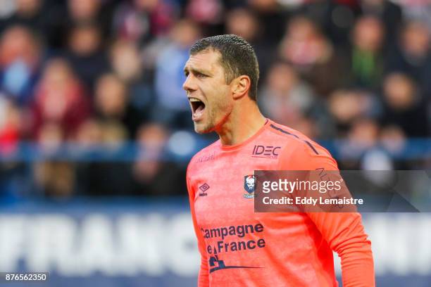 Remy Vercoutre of Caen during the Ligue 1 match between SM Caen and OGC Nice at Stade Michel D'Ornano on November 19, 2017 in Caen, .