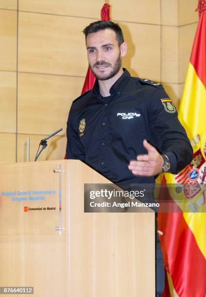 Saul Craviotto attends Pequeno Deseo charity calendar on November 20, 2017 in Madrid, Spain.