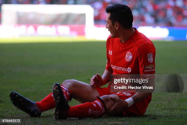 Rubens Sambueza of Toluca reacts during the 17th round match between Toluca and Tijuana as part of the Torneo Apertura 2017 Liga MX at Nemesio Diez...