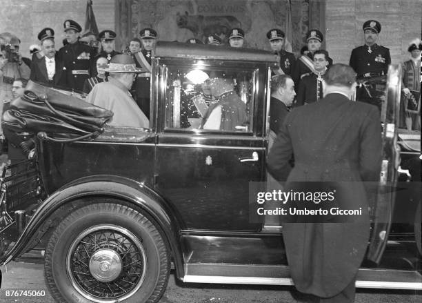 Pope Pius XII visiting the Italian royalty at Quirinal Palace, Rome 1939.