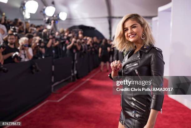 Selena Gomez attends the 2017 American Music Awards at Microsoft Theater on November 19, 2017 in Los Angeles, California.