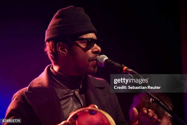 Curtis Harding performs at Columbia Theater on November 20, 2017 in Berlin, Germany.