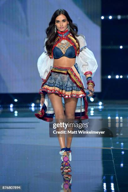 Model Gizele Oliveira walks the runway during the 2017 Victoria's Secret Fashion Show In Shanghai at Mercedes-Benz Arena on November 20, 2017 in...