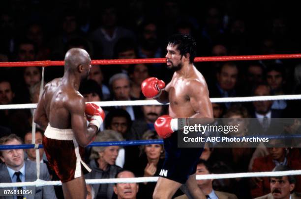 'Marvelous' Marvin Hagler, Roberto Durán boxing at Caesars Palace, November 10, 1983.