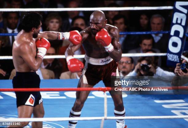 Roberto Durán, 'Marvelous' Marvin Hagler boxing at Caesars Palace, November 10, 1983.