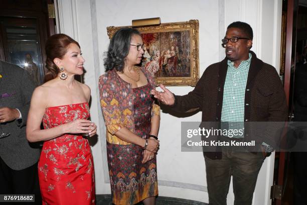 Jean Shafiroff, Elsie McCabe Thompson and William Allen speak at the Martin Shafiroff and Jean Shafiroff Host Thanksgiving Cocktails for NYC Mission...