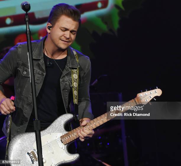 Singer/Songwriter Hunter Hayes performs during 2017 Christmas 4 Kids Concert at Ryman Auditorium on November 20, 2017 in Nashville, Tennessee.