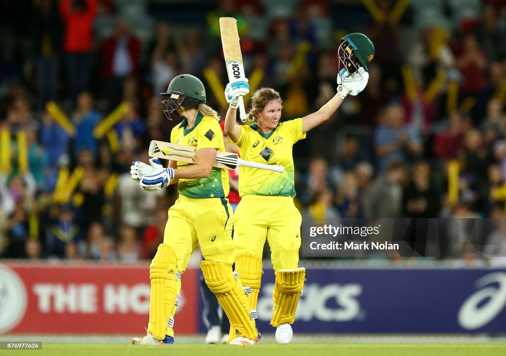 Australia v England - 3rd Women's T20