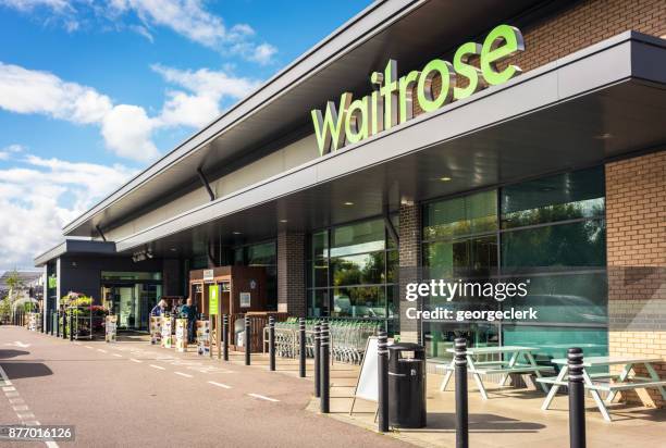 exterior de supermercado waitrose - waitrose fotografías e imágenes de stock