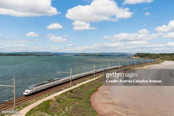 ave s-100 international spain - france - eastern france stock pictures, royalty-free photos & images