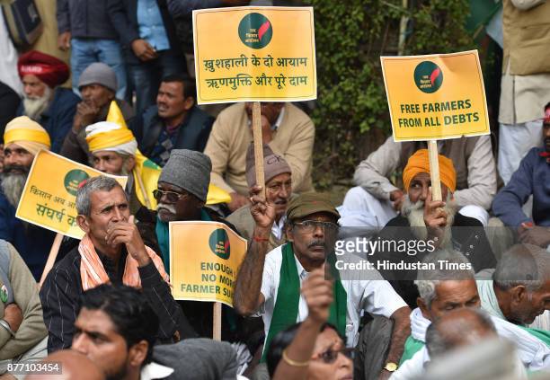 Farmers from across the country holding a demonstration in support of their various long pending demands at Jantar Mantar on November 21, 2017 in New...