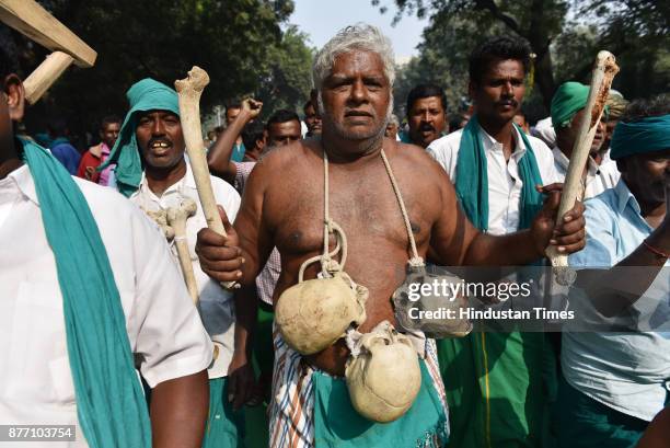Farmers from across the country holding a demonstration in support of their various long pending demands at Jantar Mantar on November 21, 2017 in New...