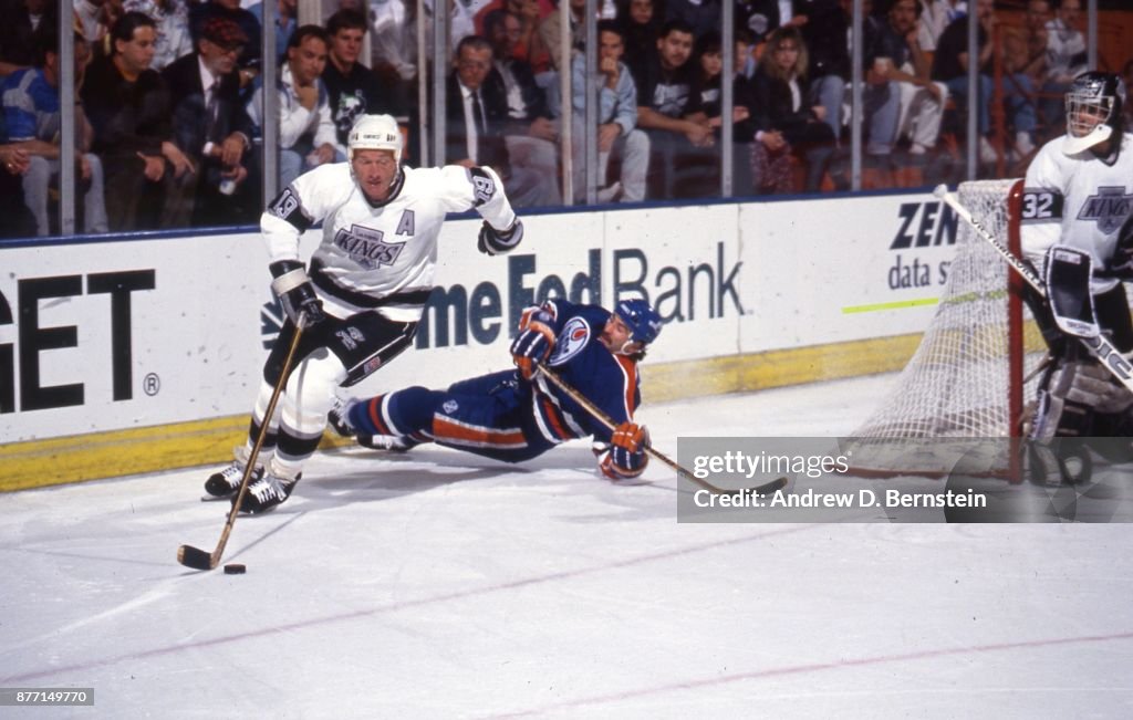Larry Robinson of the Los Angeles Kings