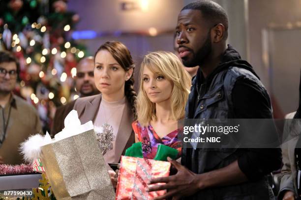 Christmas Carol Wendelson" Episode 207 -- Pictured: Tracey Wigfield as Beth, Nicole Richie as Portia, Sheaun McKinney as Wayne --