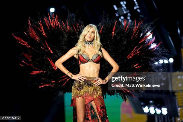 Devon Windsor walks the runway during the 2017 Victoria's Secret Fashion Show In Shanghai at Mercedes-Benz Arena on November 20, 2017 in Shanghai,...