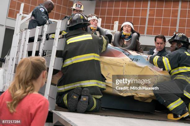 Who Lives, Who Dies, Who Tells Your Story" - After a roller coaster car falls off the track at the county fair, the doctors at Grey Sloan tend to...