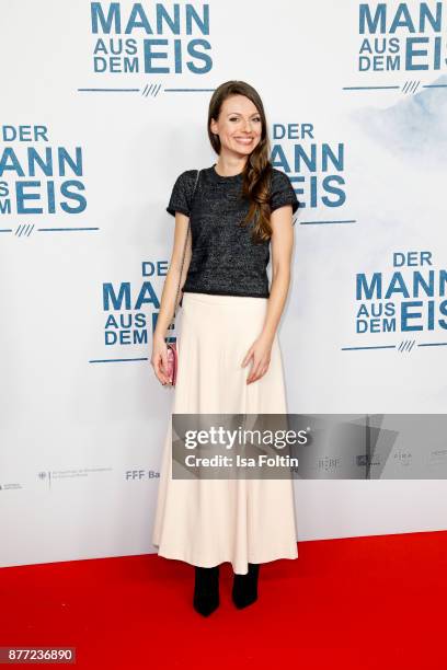 German actress Julia Hartmann attends the premiere of 'Der Mann aus dem Eis' at Zoo Palast on November 21, 2017 in Berlin, Germany.